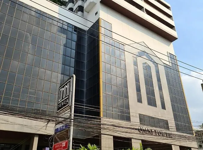 Omni Tower Nana - Serviced On Sukhumvit Soi 4 3* Бангкок