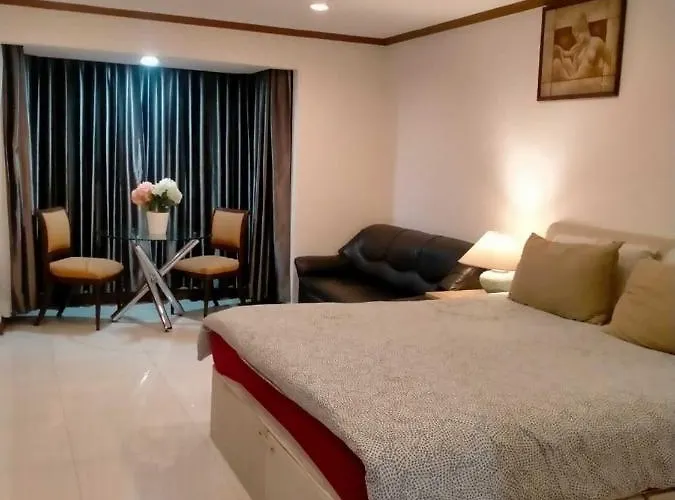 Отель Omni Tower Nana - Serviced On Sukhumvit Soi 4