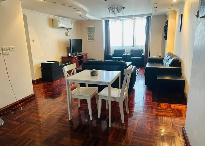 Отель Omni Tower Nana - Serviced On Sukhumvit Soi 4 3*