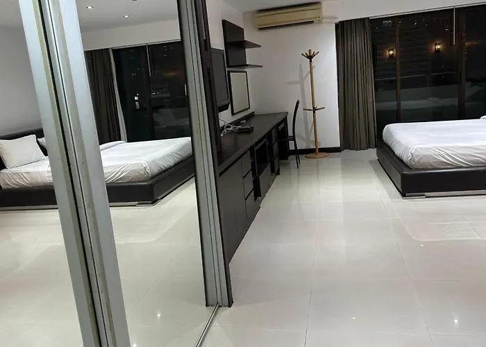 Omni Tower Nana - Serviced On Sukhumvit Soi 4 3* Бангкок