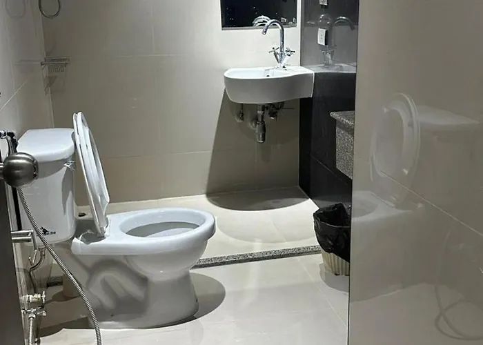 Omni Tower Nana - Serviced On Sukhumvit Soi 4 Отель Бангкок