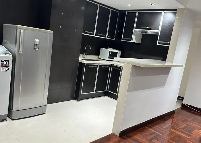 Отель Omni Tower Nana - Serviced On Sukhumvit Soi 4 3*