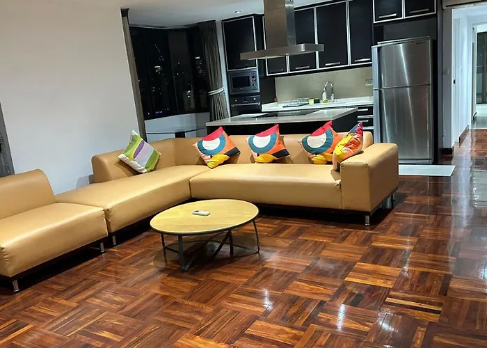 Отель Omni Tower Nana - Serviced On Sukhumvit Soi 4 Бангкок