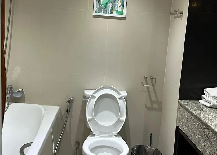 Отель Omni Tower Nana - Serviced On Sukhumvit Soi 4