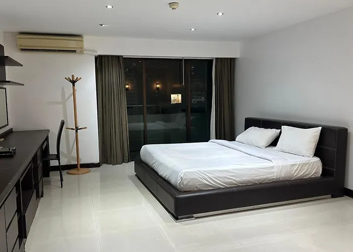 Omni Tower Nana - Serviced On Sukhumvit Soi 4 Бангкок