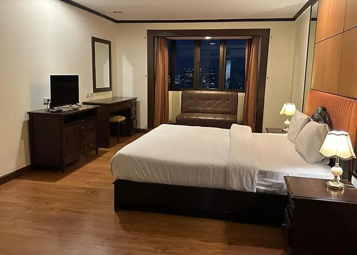 Omni Tower Nana - Serviced On Sukhumvit Soi 4 Отель Бангкок