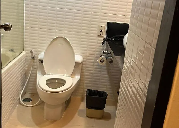 Отель Omni Tower Nana - Serviced On Sukhumvit Soi 4