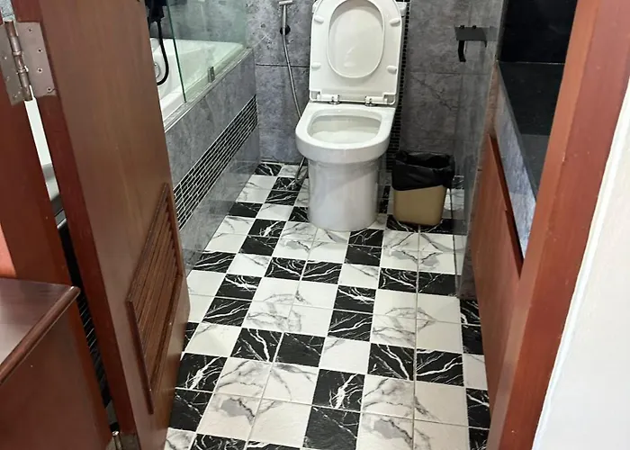 Omni Tower Nana - Serviced On Sukhumvit Soi 4 Отель