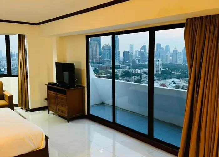 Omni Tower Nana - Serviced On Sukhumvit Soi 4 Отель