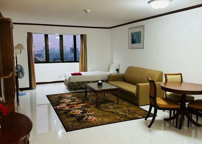 Omni Tower Nana - Serviced On Sukhumvit Soi 4 Отель Бангкок