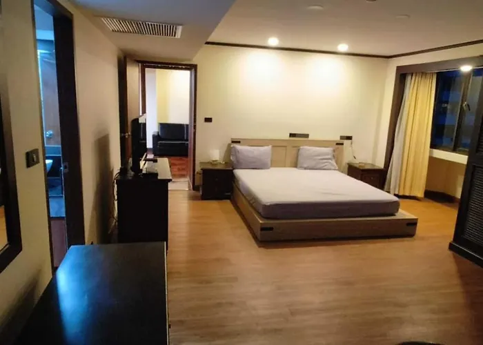 Omni Tower Nana - Serviced On Sukhumvit Soi 4 3*