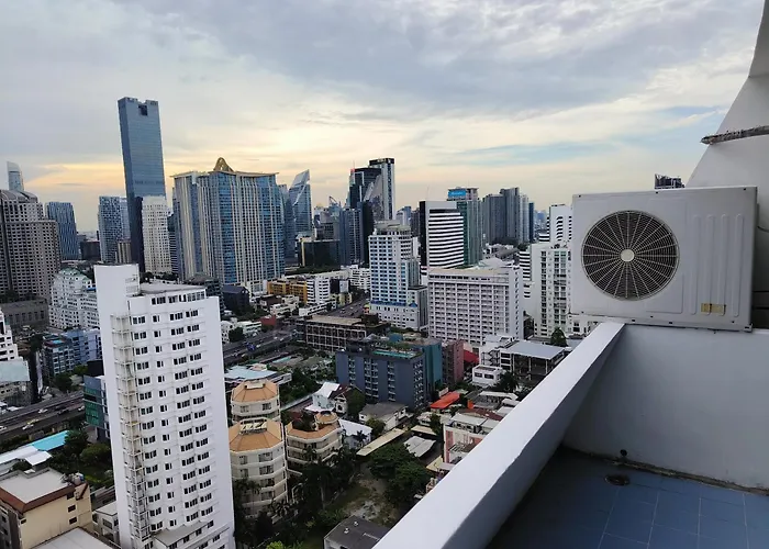 Omni Tower Nana - Serviced On Sukhumvit Soi 4 Отель