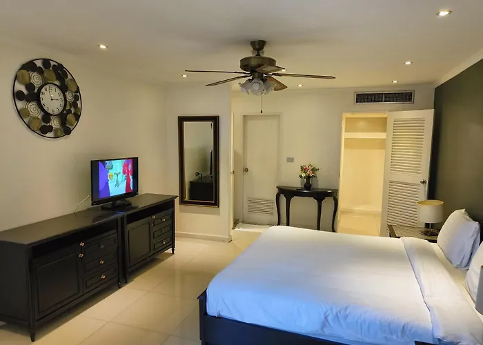 Отель Omni Tower Nana - Serviced On Sukhumvit Soi 4