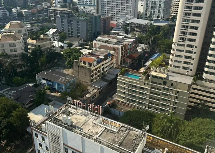 Отель Omni Tower Nana - Serviced On Sukhumvit Soi 4