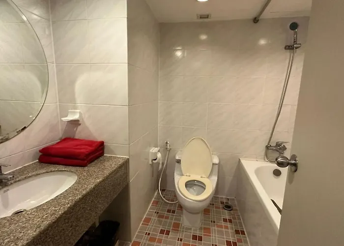 Omni Tower Nana - Serviced On Sukhumvit Soi 4 3*