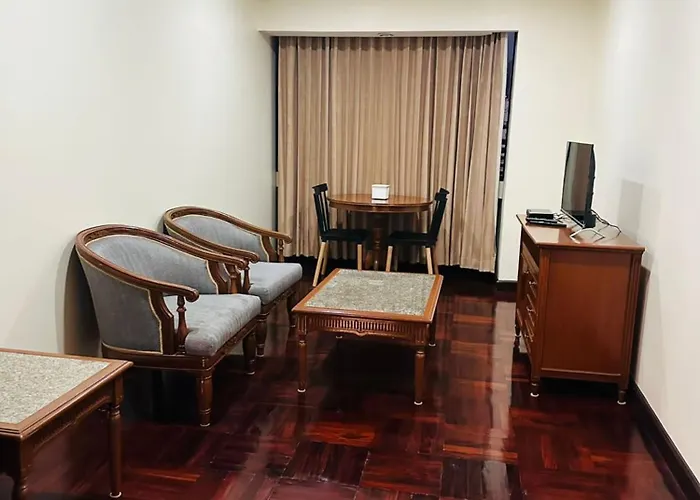Omni Tower Nana - Serviced On Sukhumvit Soi 4 3*